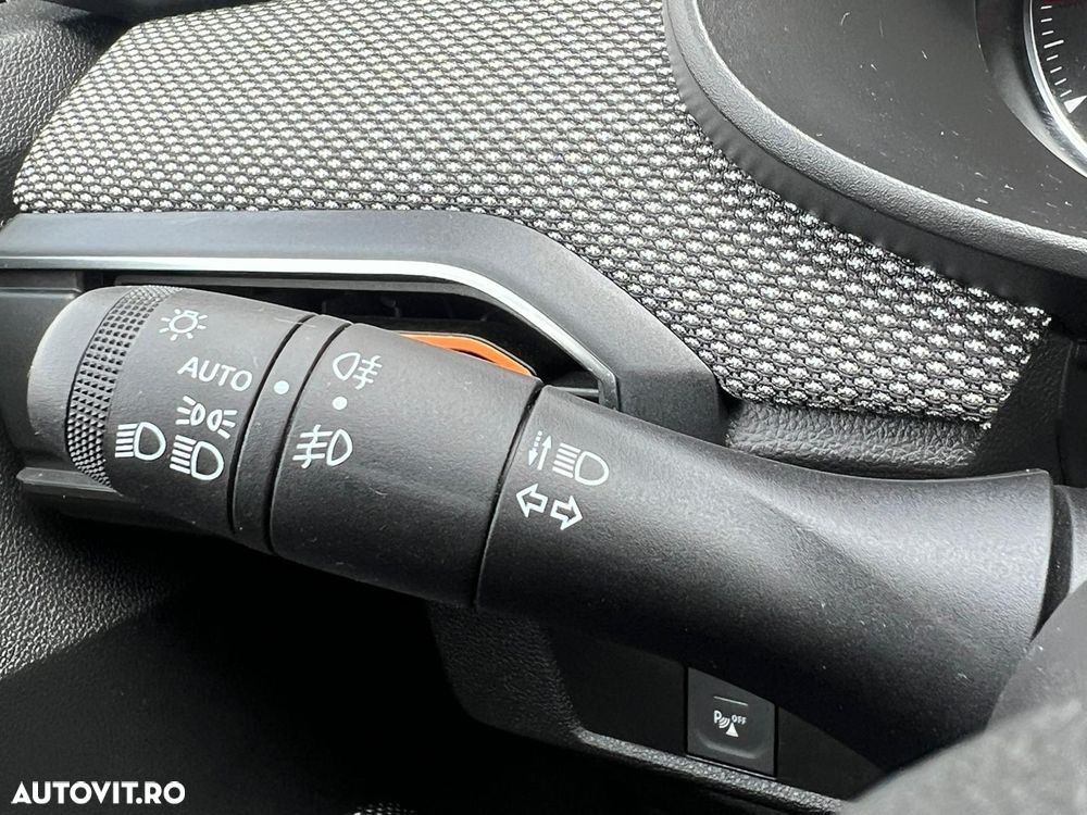 Dacia Sandero Stepway TCe 90 MT6 Comfort - 19