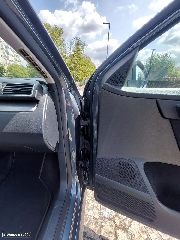 VW Passat 1.6 TDI BlueMotion - 18