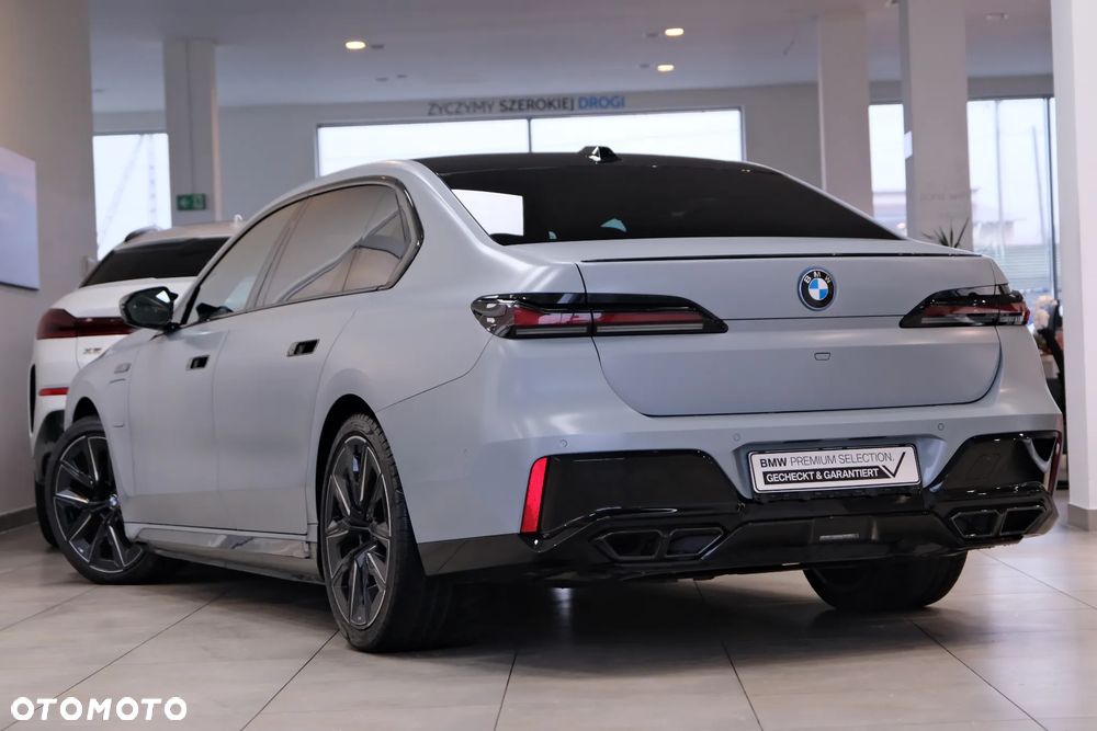 BMW Seria 7 M760e PHEV xDrive Individual Edition sport - 7