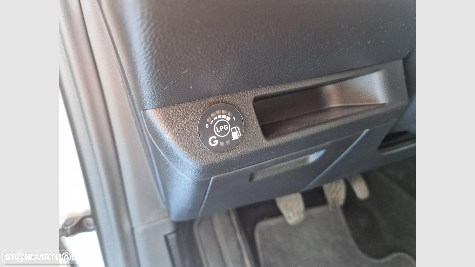 Renault Clio 1.0 TCe Limited Bi-Fuel - 11