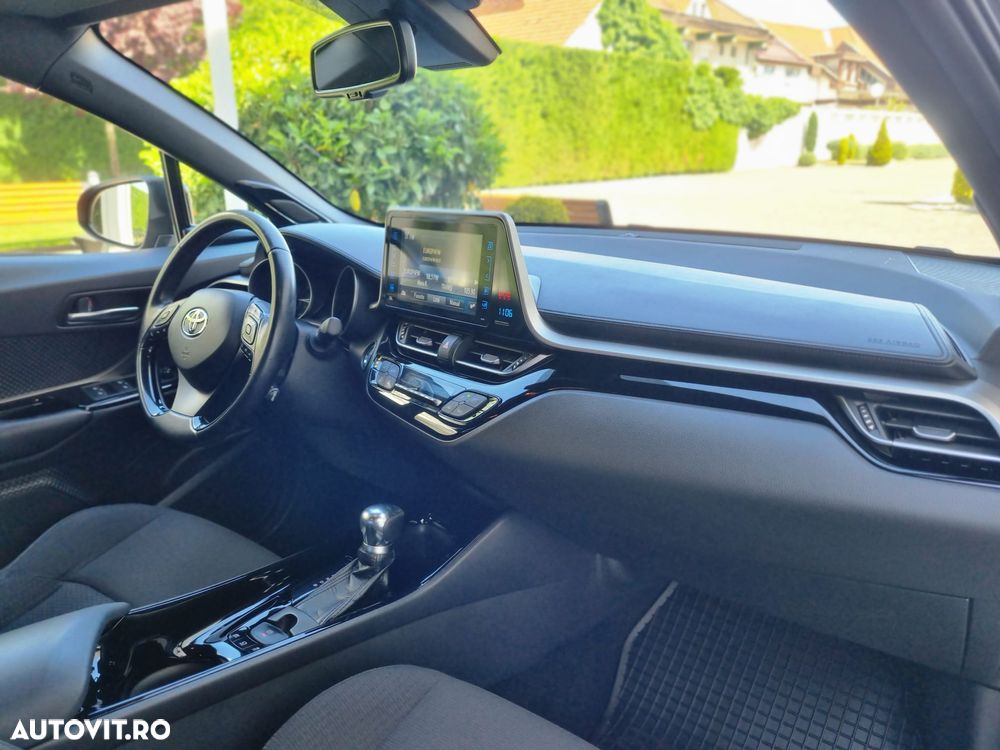 Toyota C-HR 1.8 HSD 122 CP 4x2 CVT C-ult Style bi-tone - 12