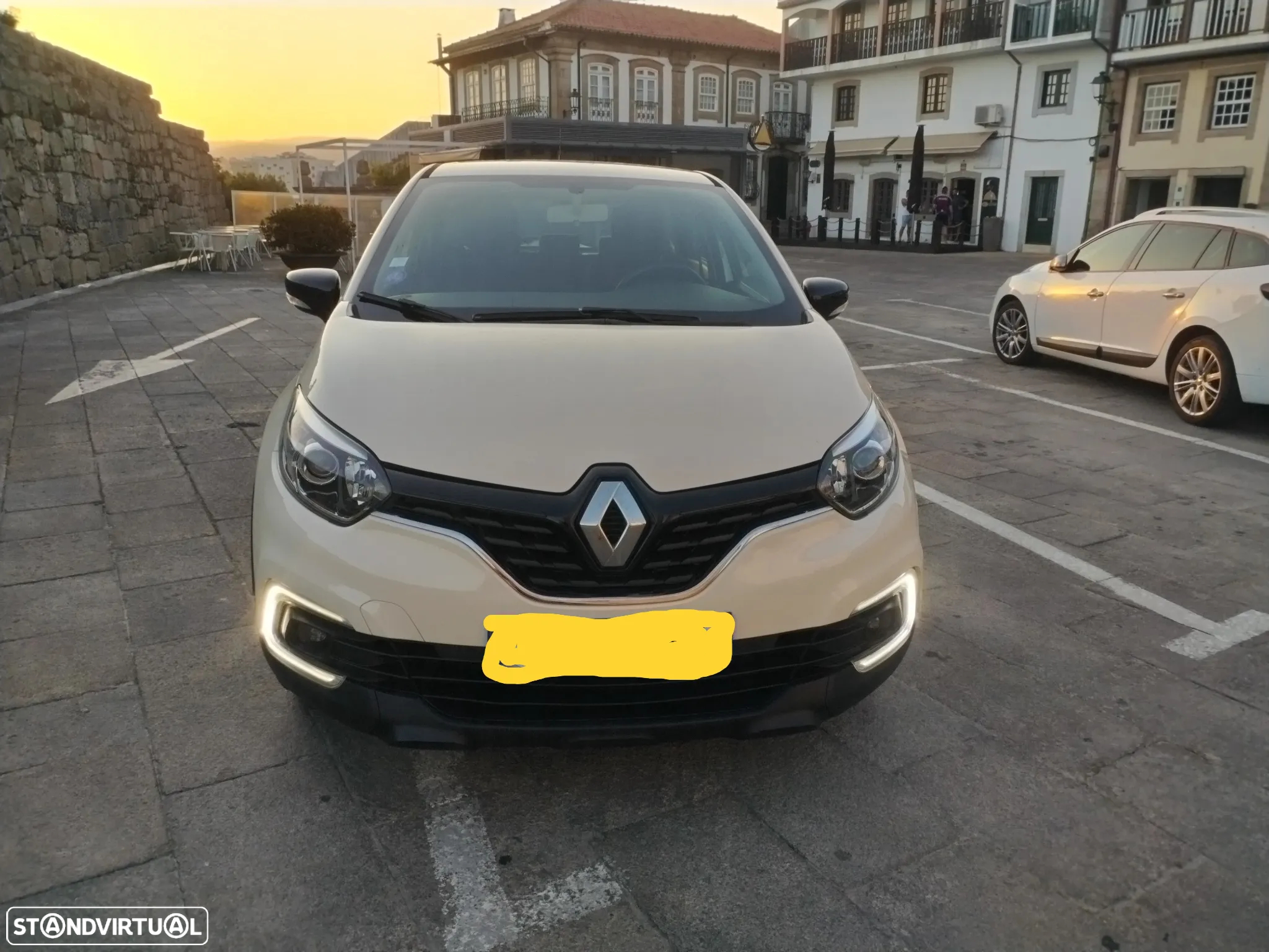 Renault Captur 0.9 TCE Exclusive - 4