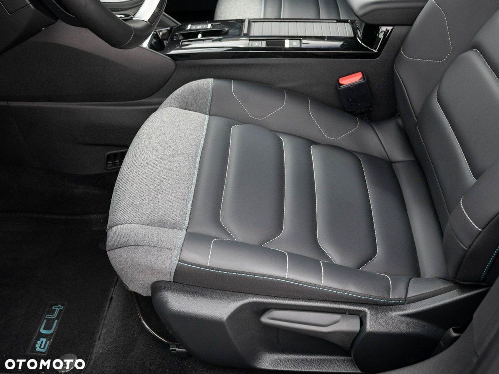 Citroën C4 EV136 50kWh Shine - 10