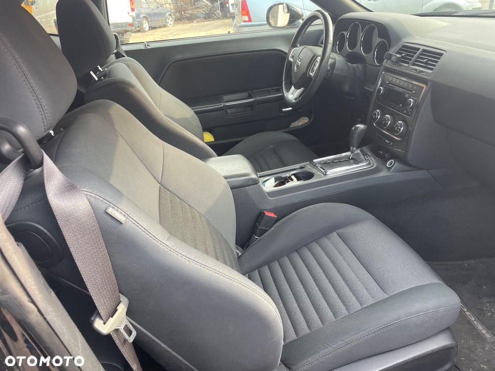 Dodge Challenger 3.5 SE - 6