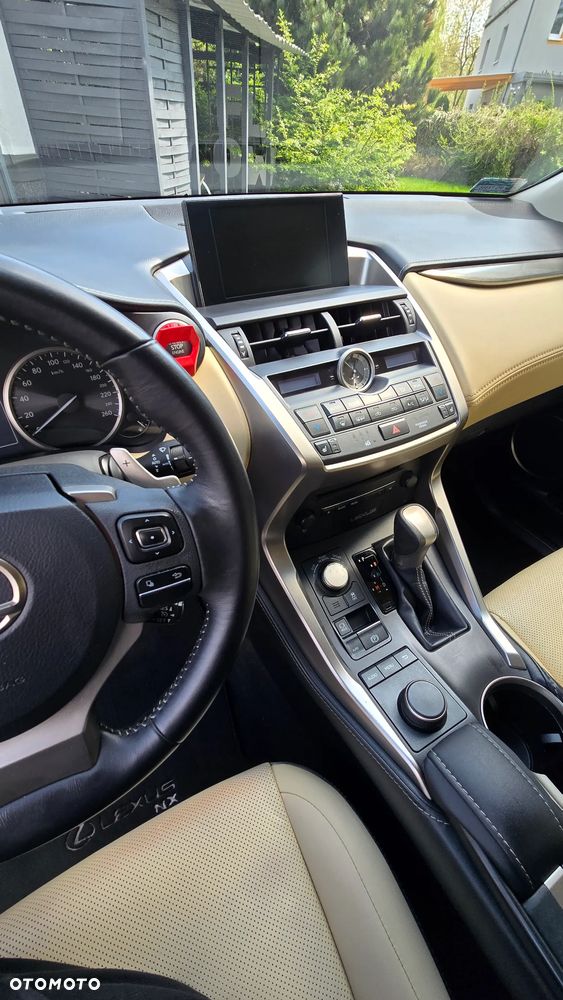 Lexus NX 200t Comfort AWD - 1