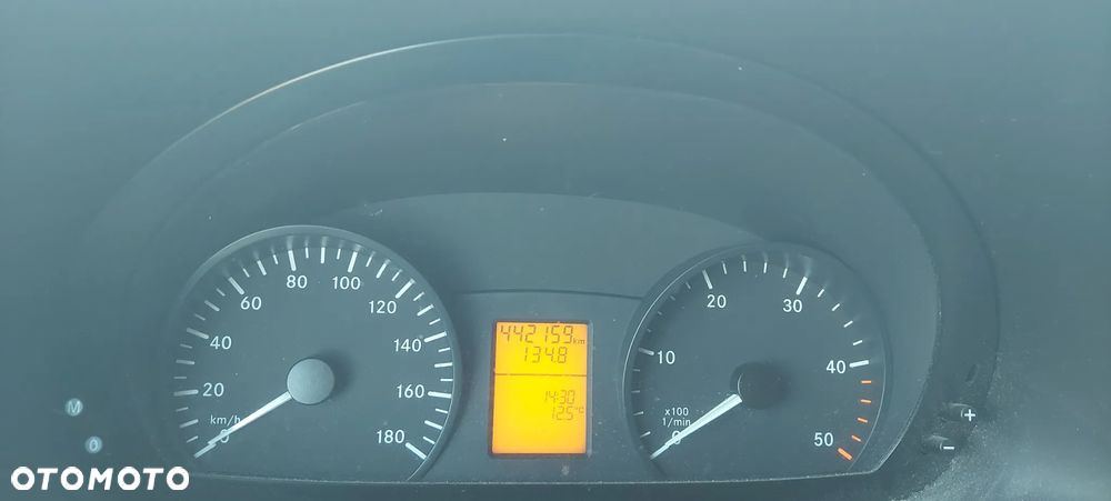 Mercedes-Benz Sprinter - 10