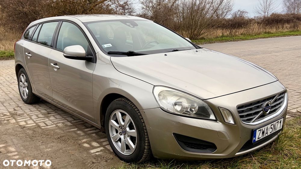 Volvo V60 DRIVe - 19