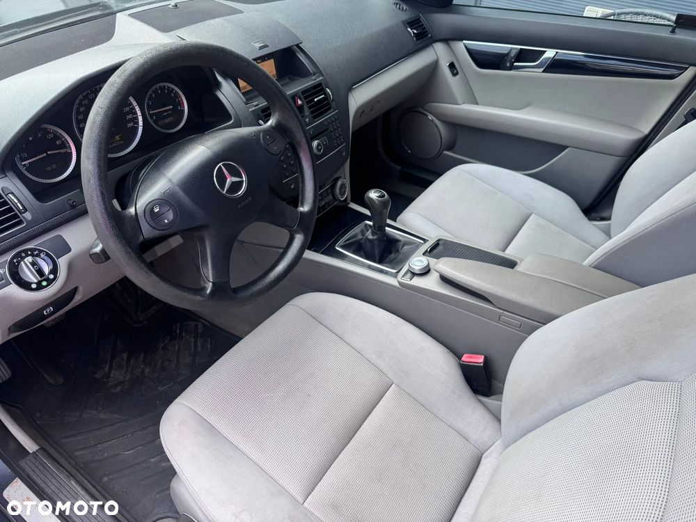 Mercedes-Benz Klasa C 180 Kompressor - 17