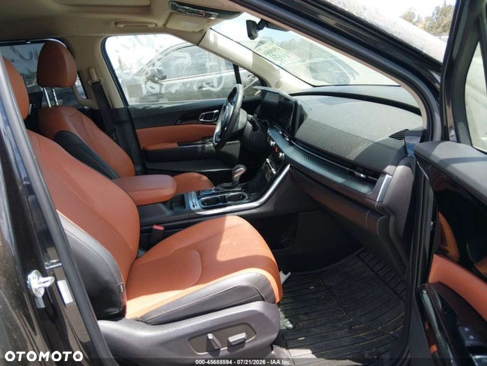 Kia Carnival - 10
