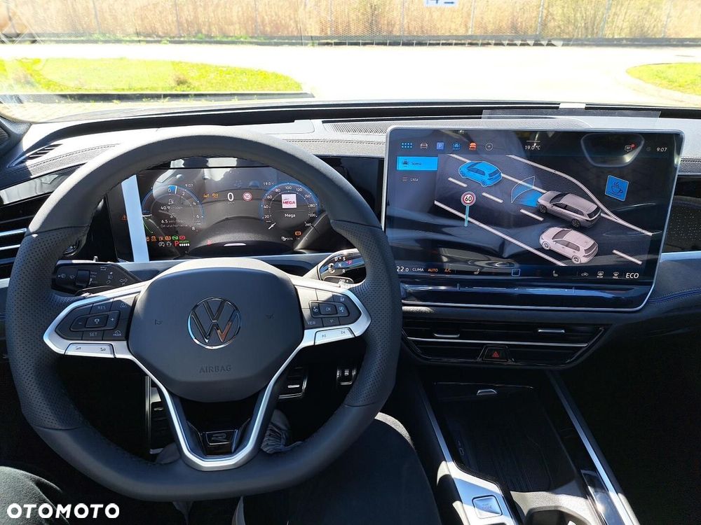 Volkswagen Passat - 13