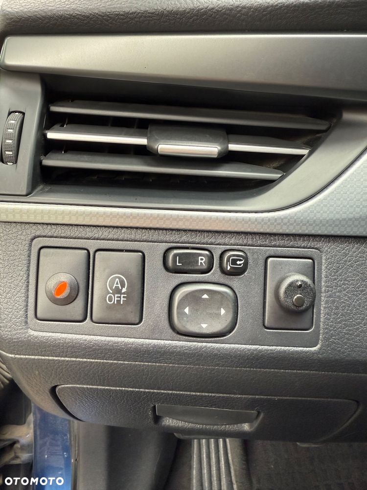 Toyota Avensis 2.0 D-4D Premium - 21