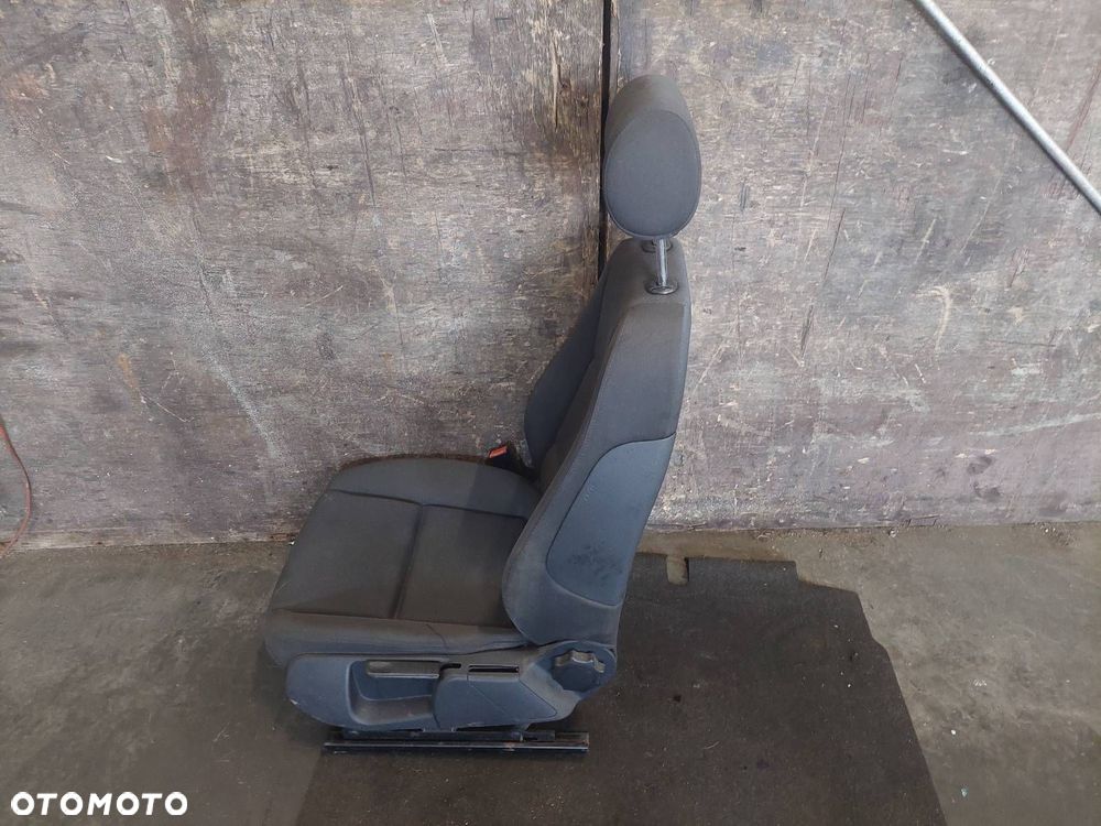 FOTEL LEWY PRZÓD KIEROWCY AUDI A4 B6 - 4