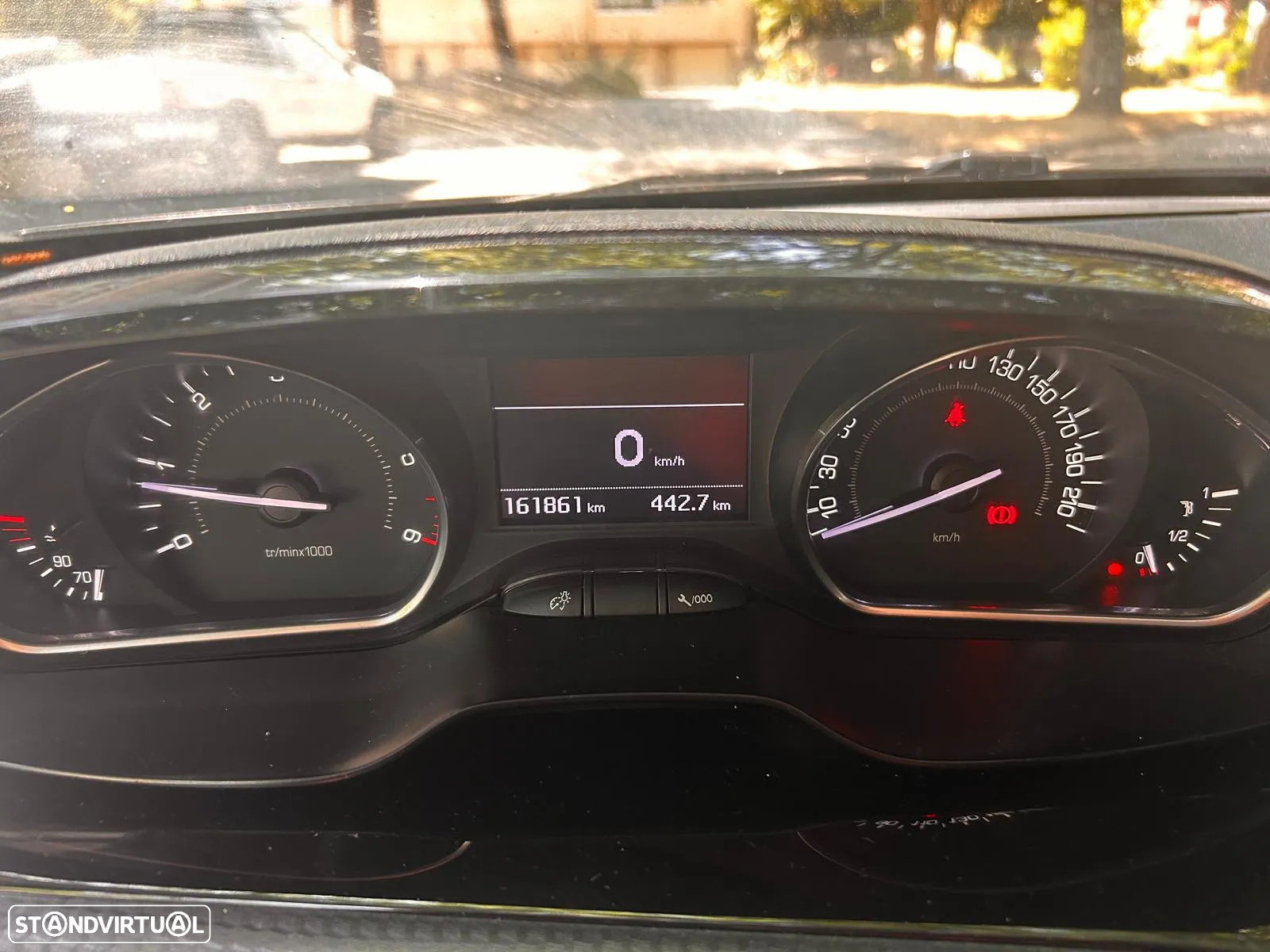 Peugeot 2008 1.6 BlueHDi Style - 9