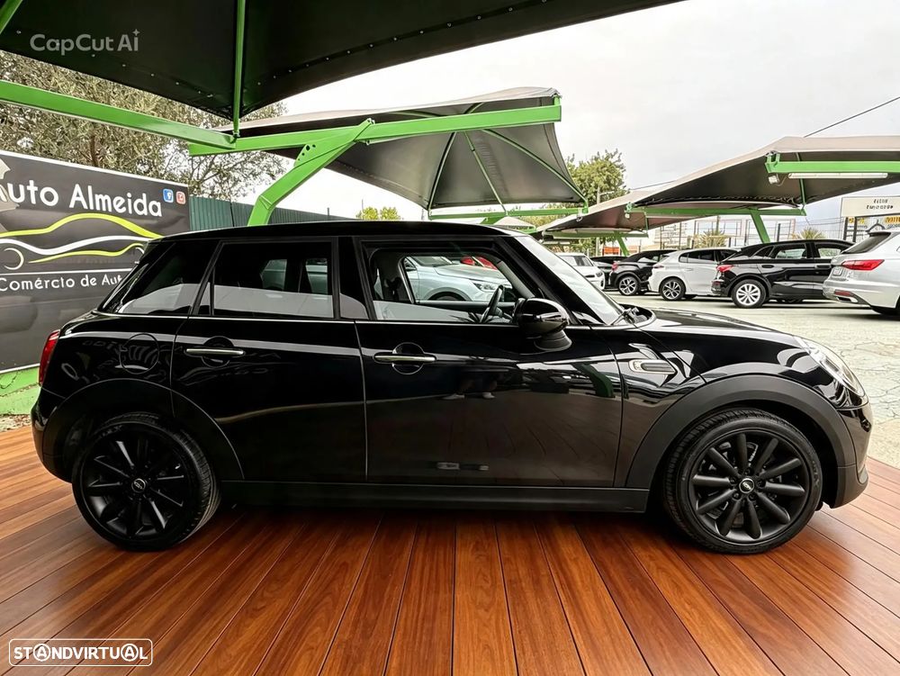 MINI 5 Portas Cooper D Auto - 11