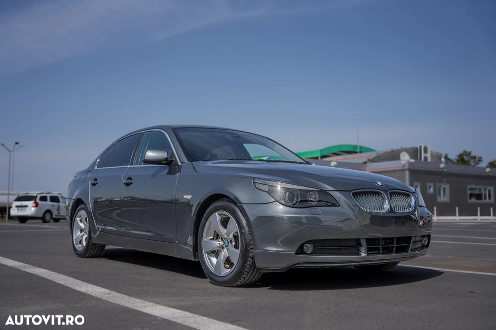 BMW Seria 5 523i - 9