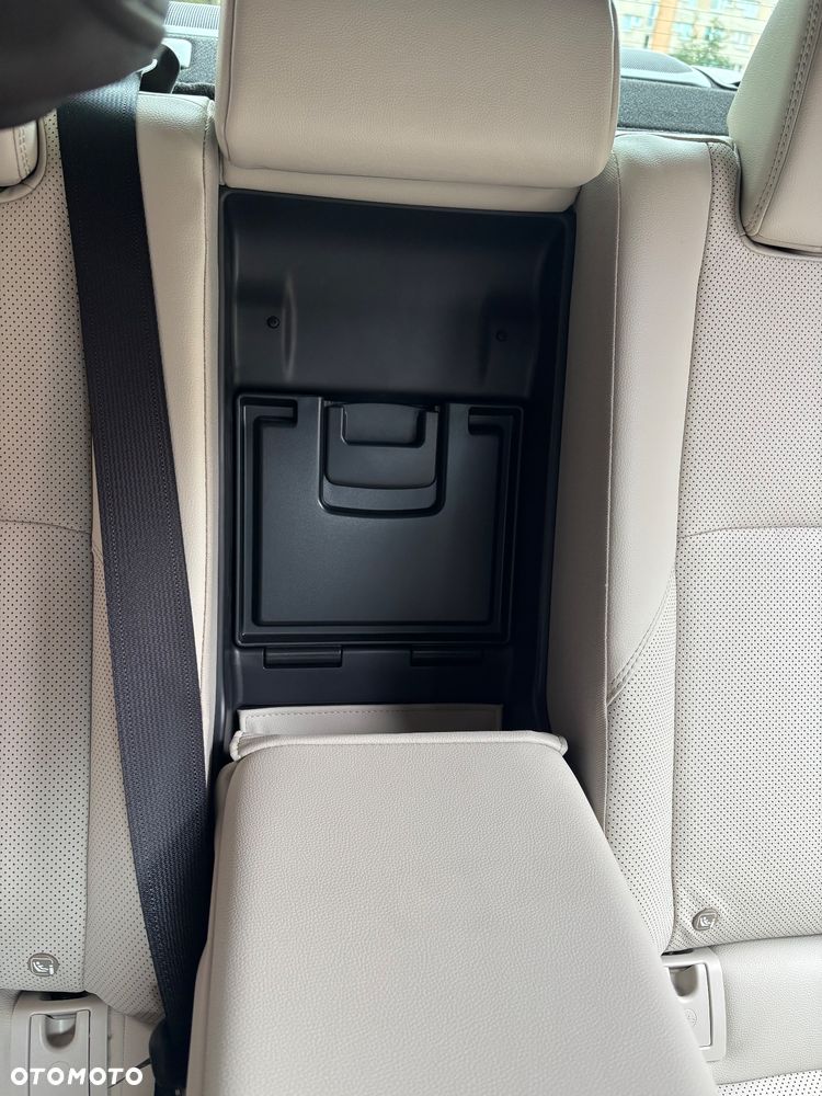 Toyota Camry - 29