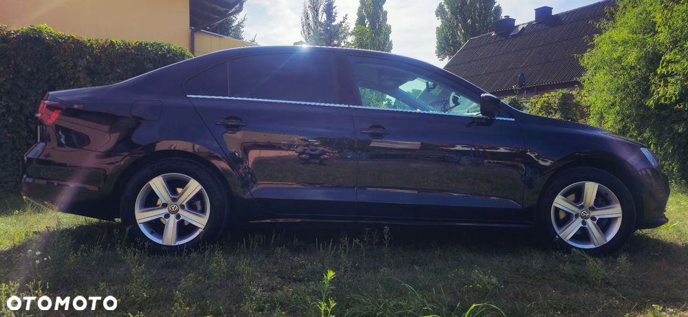 Volkswagen Jetta - 11