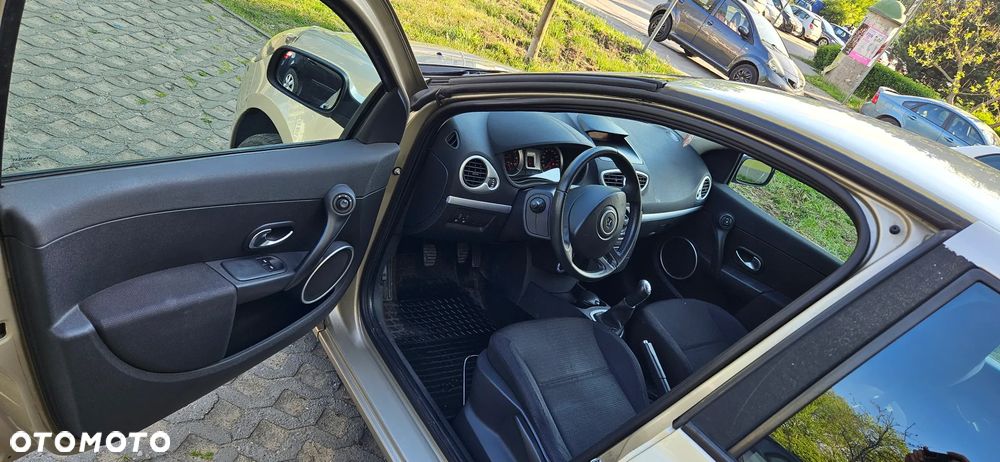 Renault Clio 1.6 16V Expression - 8