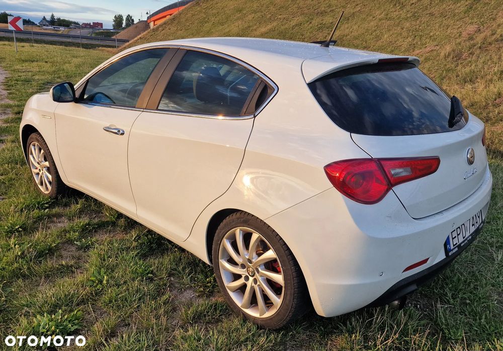 Alfa Romeo Giulietta 2.0 JTDM Distinctive - 6