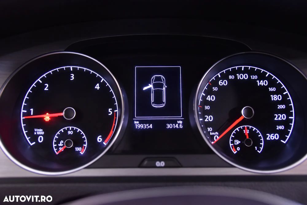 Volkswagen Golf - 10