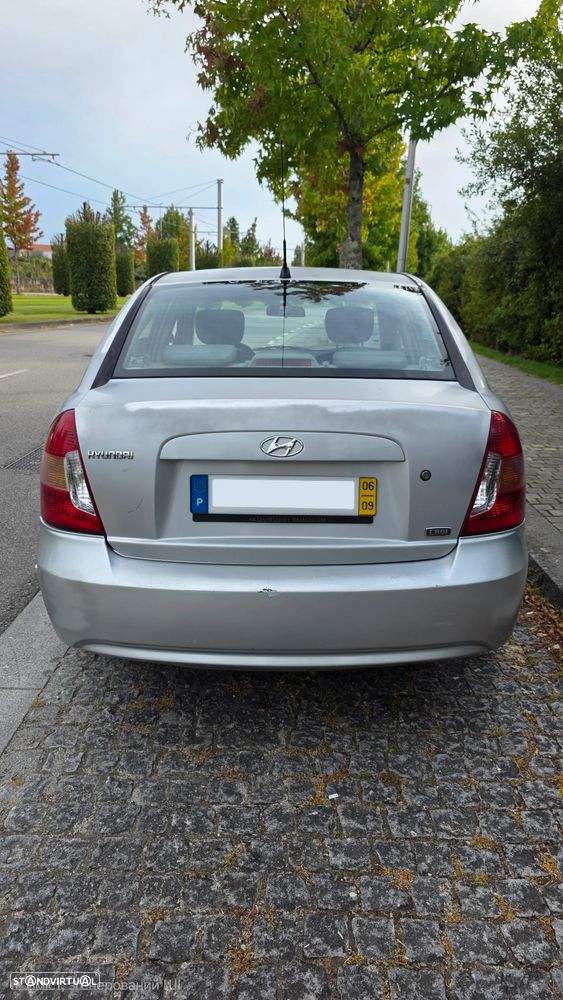 Hyundai Accent - 5
