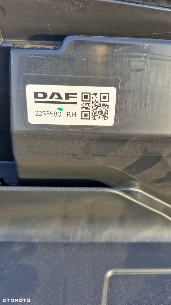 DAF XG SCHOWEK BOX KUFER 2253580 2253577 - 5