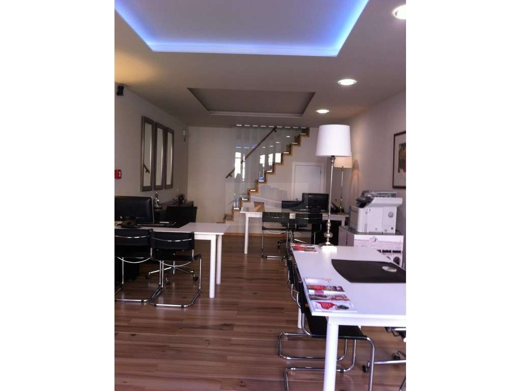 Vende-se Prédio em Local Icônico no Centro Histórico de Setúbal, da... - Grande imagem: 2/21