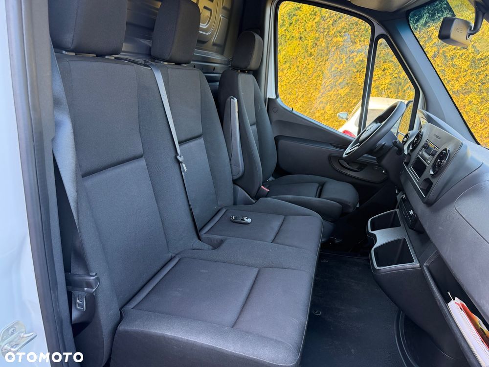 Mercedes-Benz eSprinter - 11