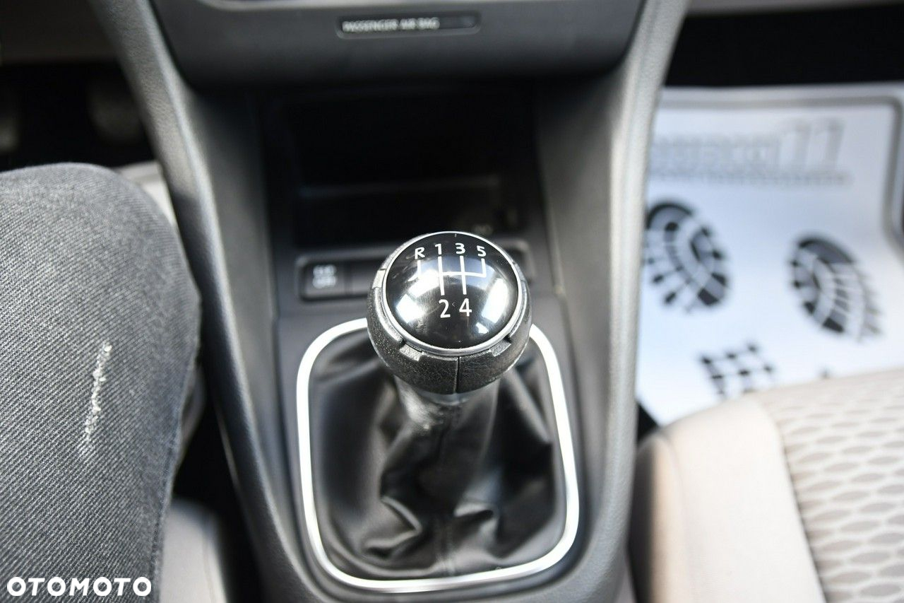 Volkswagen Golf - 24