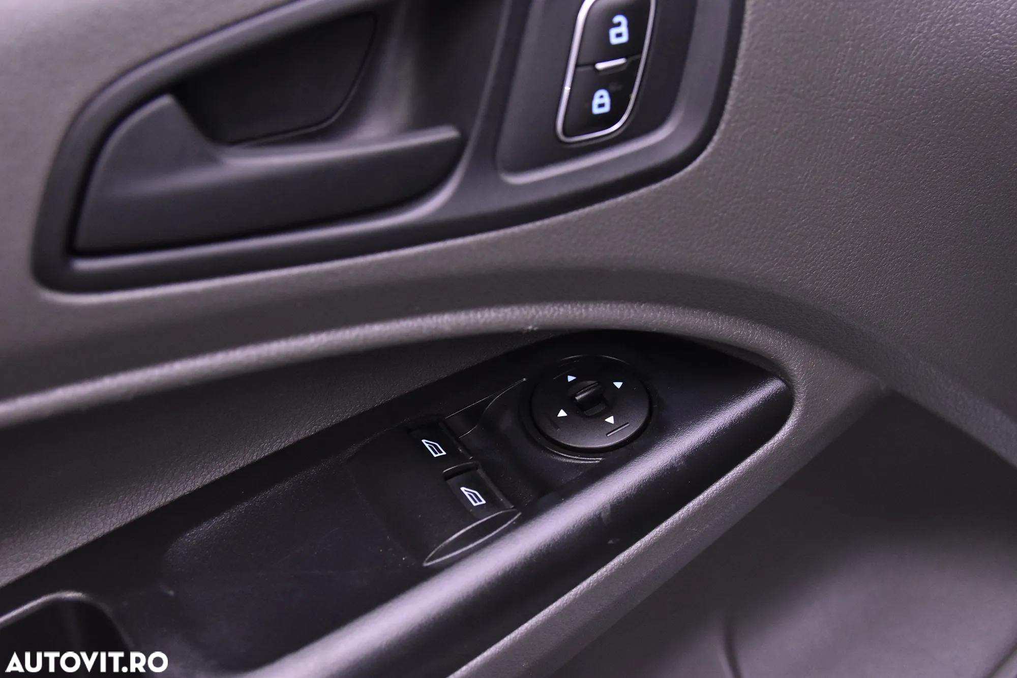 Ford Transit Connect - 12
