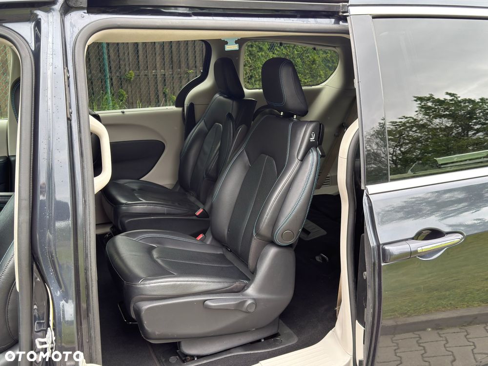 Chrysler Pacifica - 19