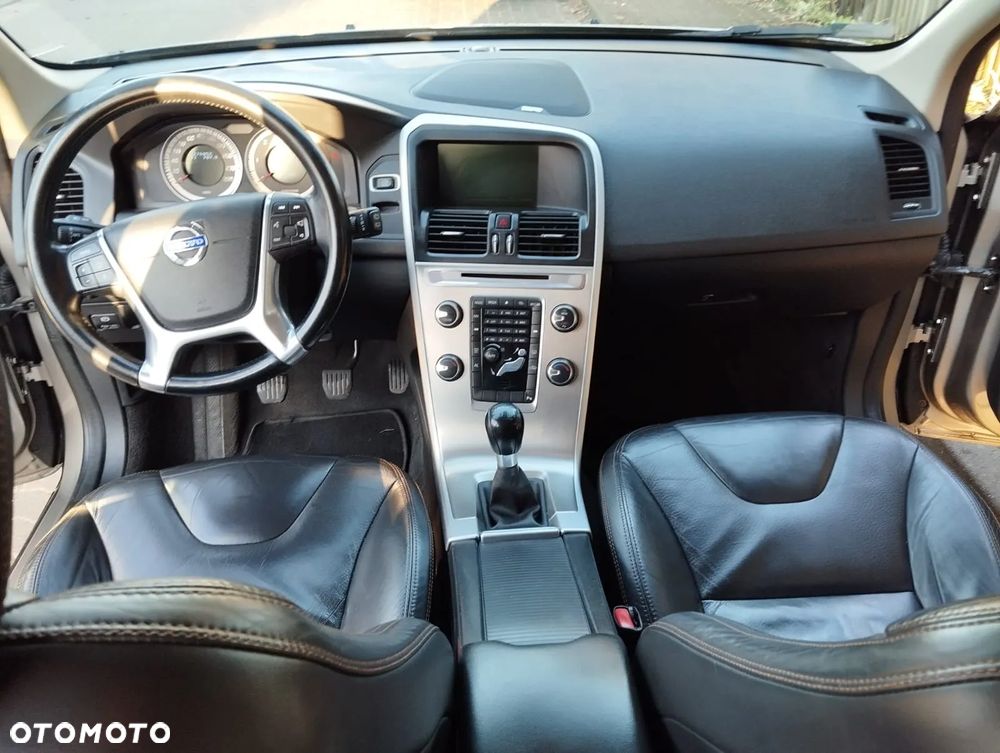 Volvo XC 60 D4 Momentum - 10