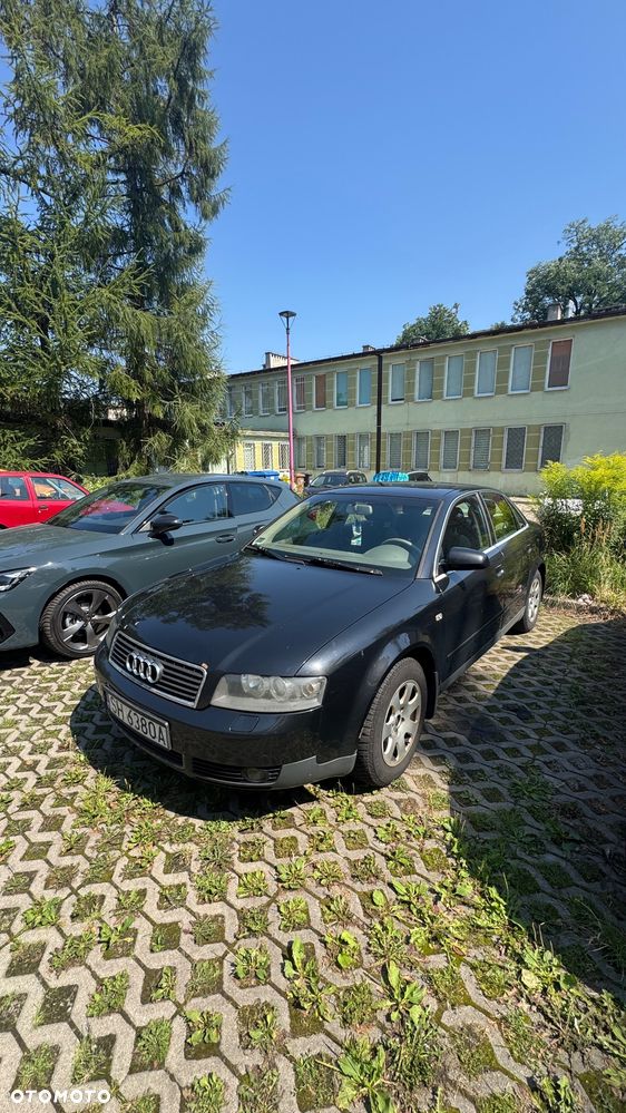Audi A4 Limousine - 4