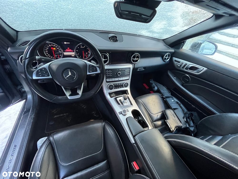 Mercedes-Benz SLC AMG 43 9G-TRONIC - 3
