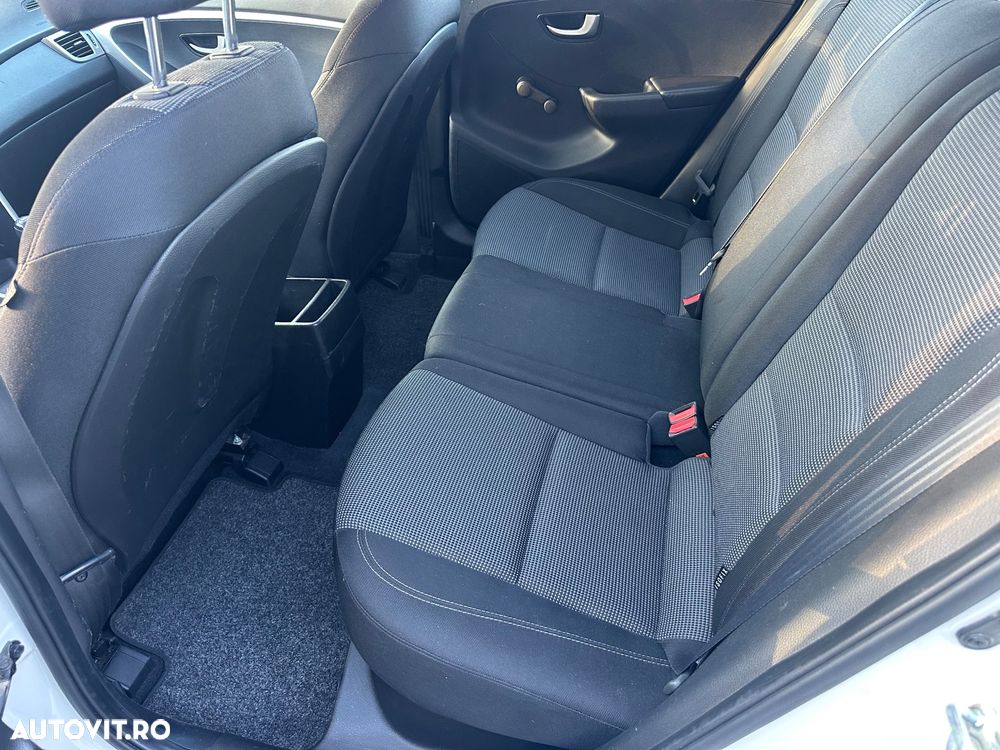 Hyundai i30 1.6 CRDI blue Style - 8