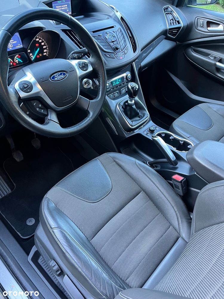 Ford Kuga 2.0 TDCi AWD Titanium - 28