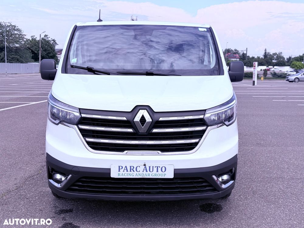 Renault Trafic 2.0 Blue dCi 130 Furgon Cabina Dubla L2H1 - 9