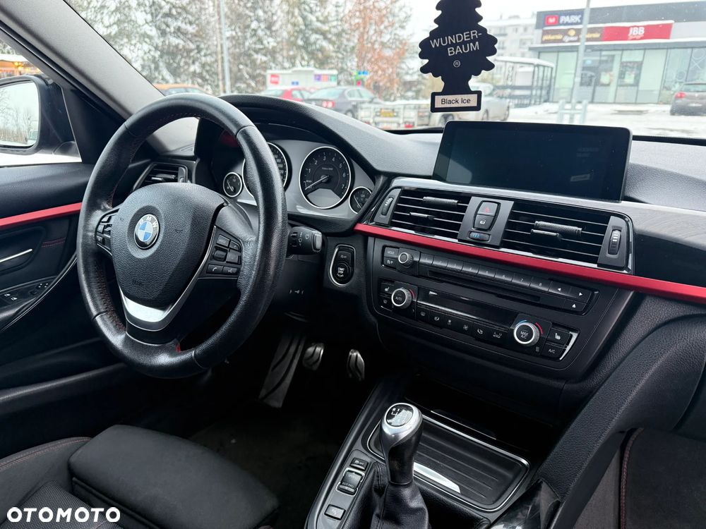 BMW Seria 3 320i Sport Line - 15
