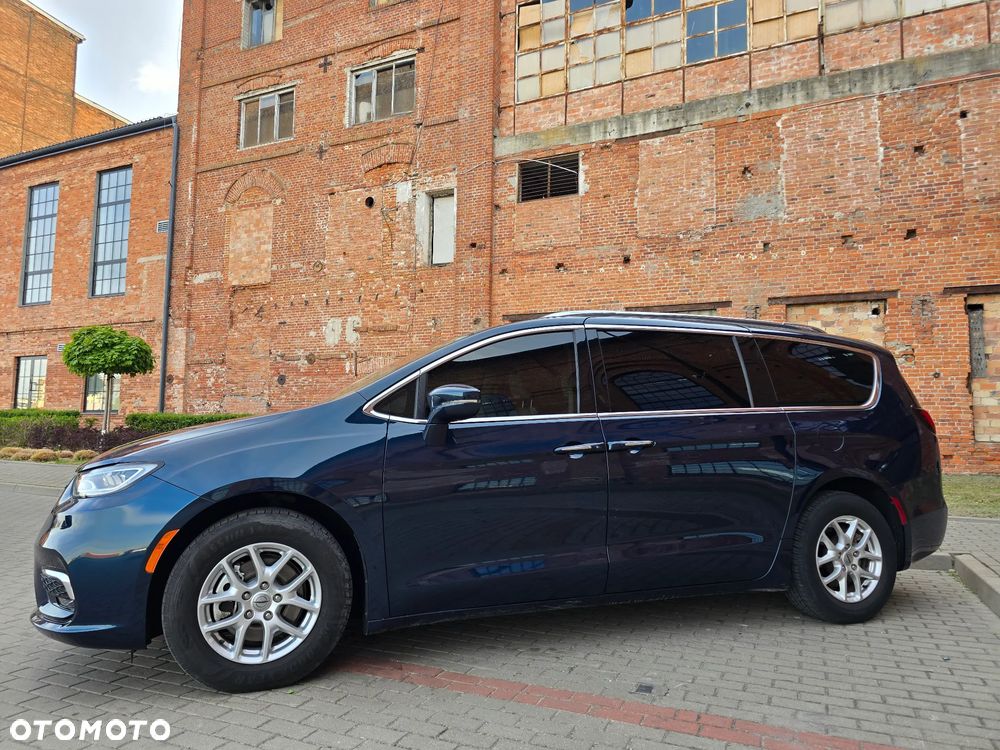 Chrysler Pacifica - 4