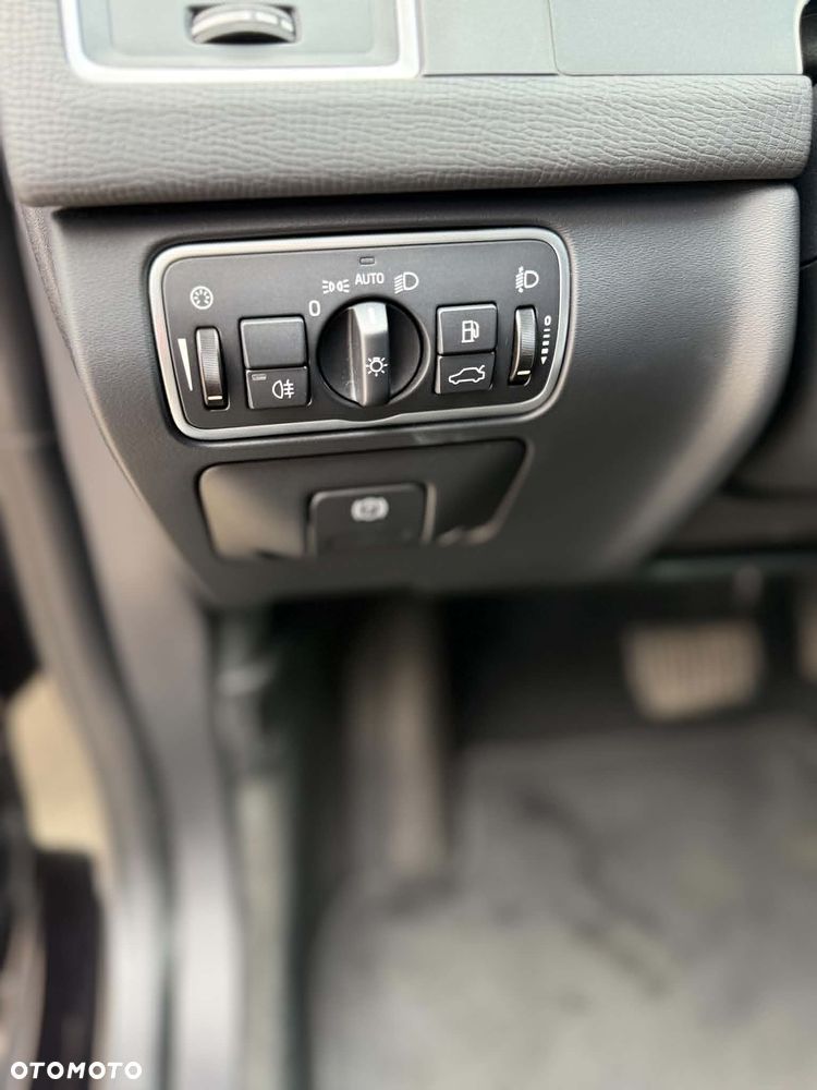 Volvo XC 60 D4 AWD Geartronic Momentum - 19