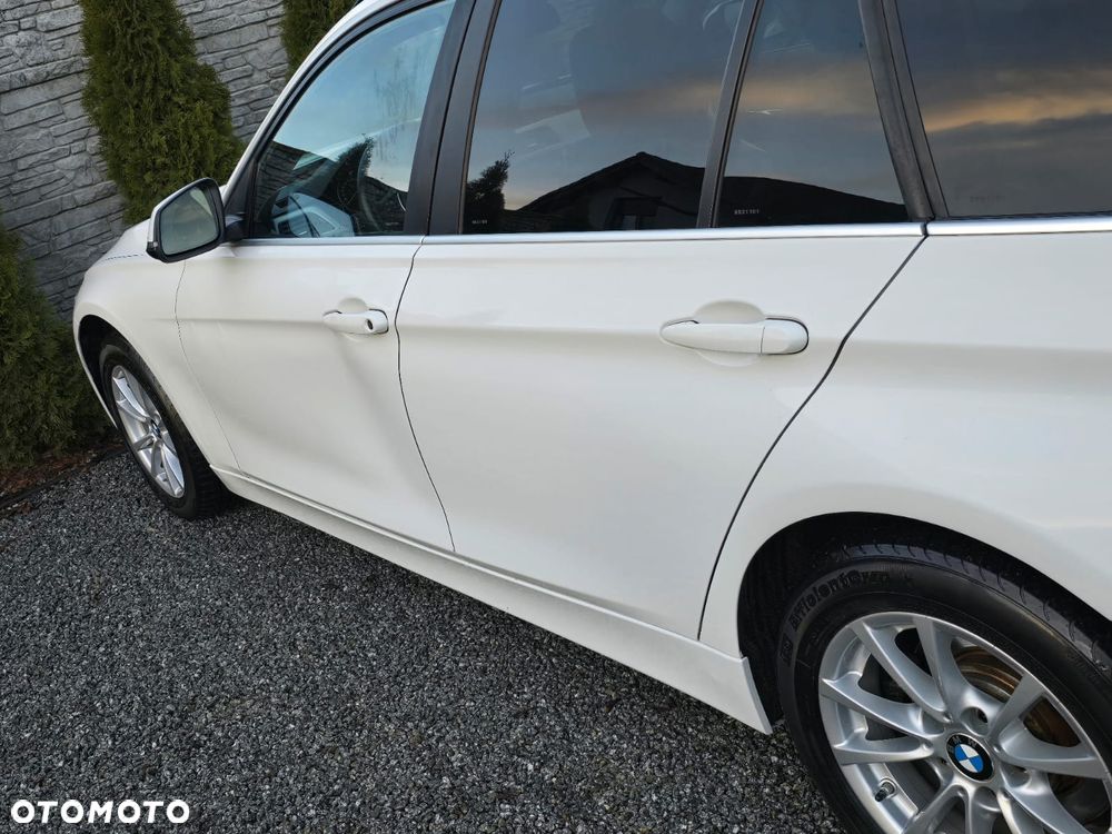 BMW Seria 3 320d xDrive Edition Luxury Line Purity - 36