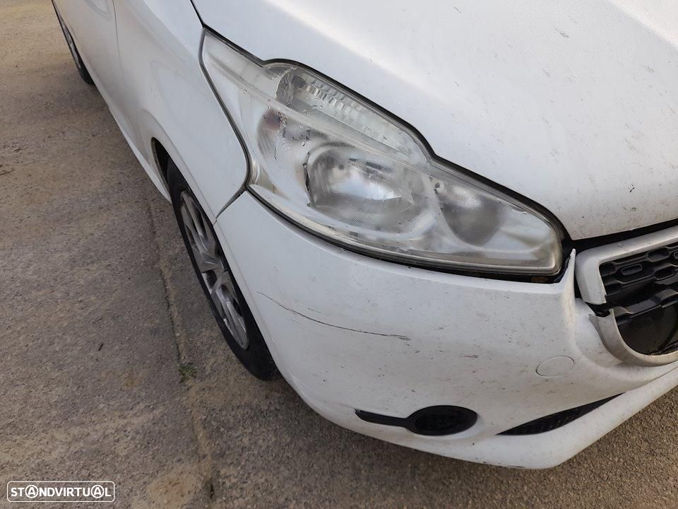 FAROL DIREITO PEUGEOT 208 - 1