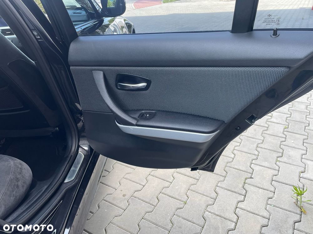 BMW Seria 3 318i Edition Sport - 21