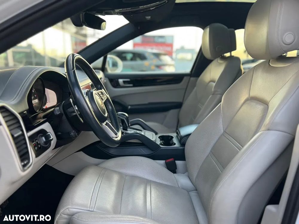 Porsche Cayenne - 14