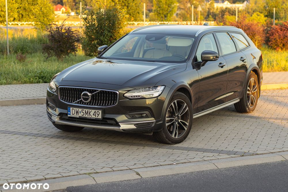Volvo V90 - 2