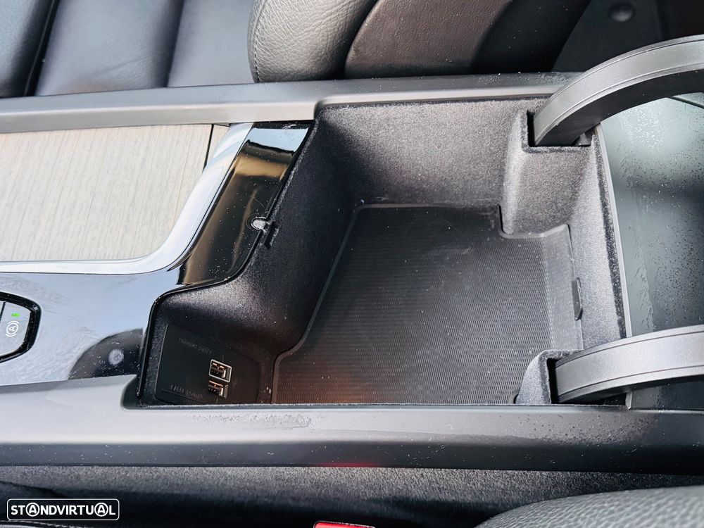 Volvo XC 60 2.0 T8 PHEV Inscription AWD - 34