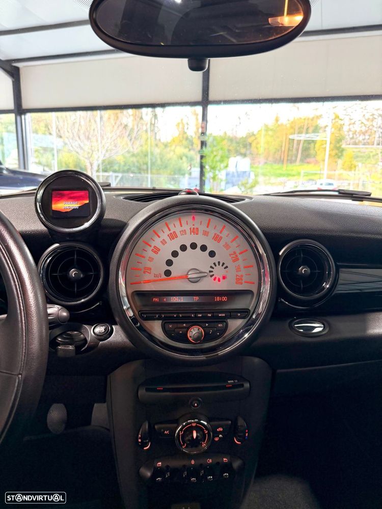 MINI 3 Portas Cooper D - 24