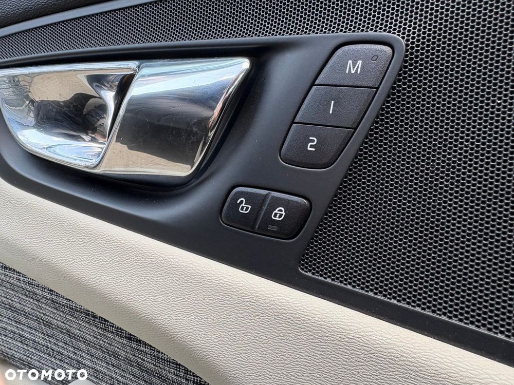 Volvo XC 60 - 22