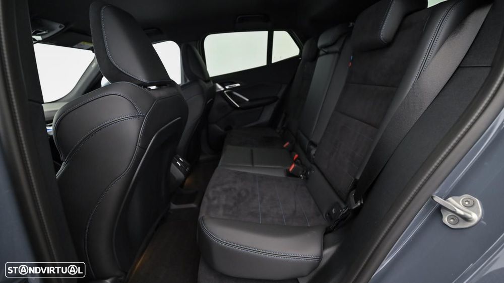 BMW iX2 eDrive20 Pack Desportivo M - 7