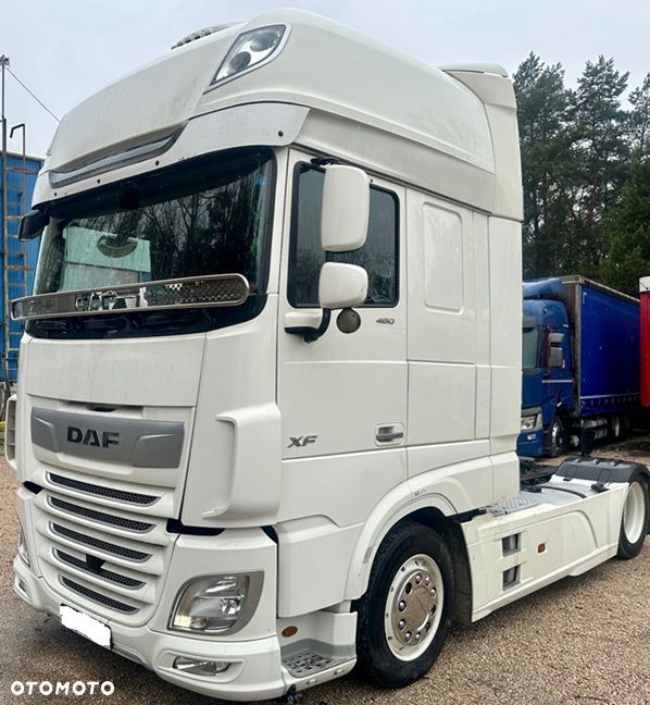 DAF XF480 SUPER SPACE CAB AUTOMAT STANDKLIMA LODÓWKA FULLSPOJLERY SKÓRA FULLLED 2xALUTANK ALUFELGI KLIMA WEBASTO LOW DECK MEGA EURO 6 2018r ŁADNY - 1